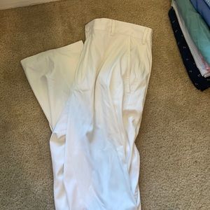 Men’s white NIKE dri-fit golf pants size 32x34
